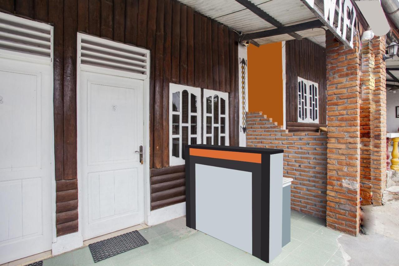 Oyo Flagship 2799 Berastagi Backpacker Rooms Ngoại thất bức ảnh
