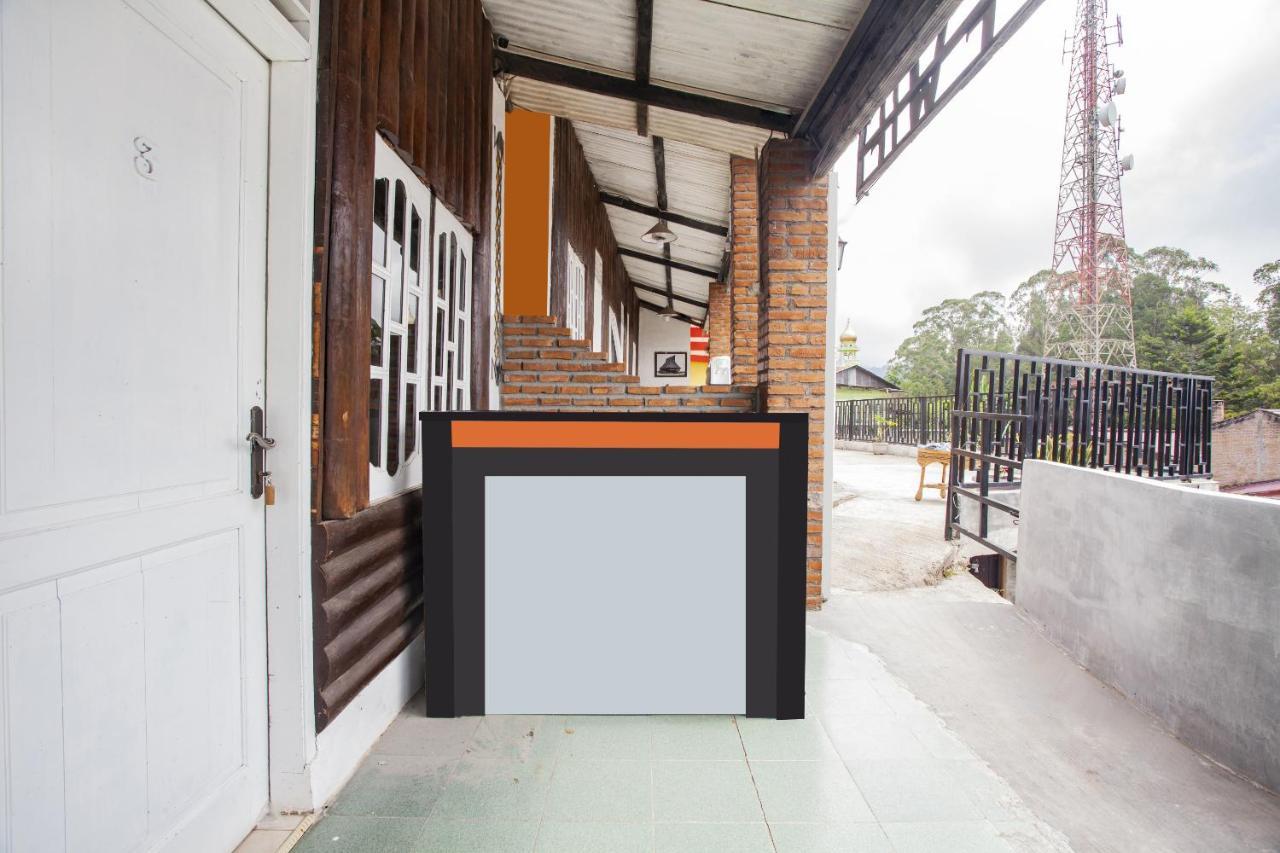 Oyo Flagship 2799 Berastagi Backpacker Rooms Ngoại thất bức ảnh