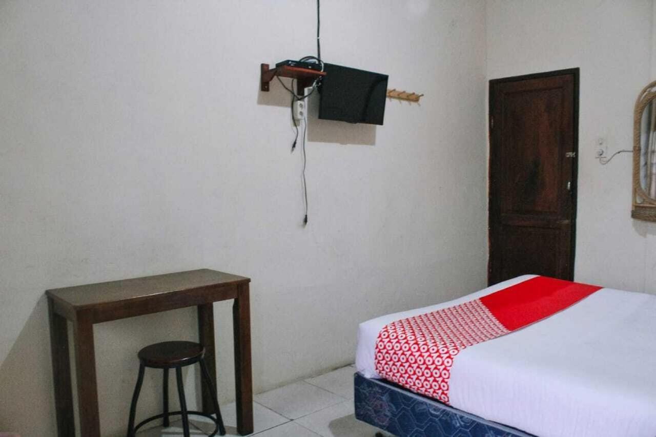 Oyo Flagship 2799 Berastagi Backpacker Rooms Ngoại thất bức ảnh